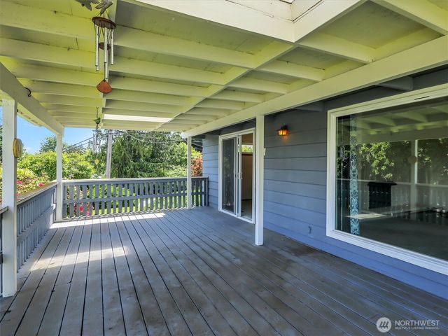 6512 NE 196th Street, Kenmore, WA 98028