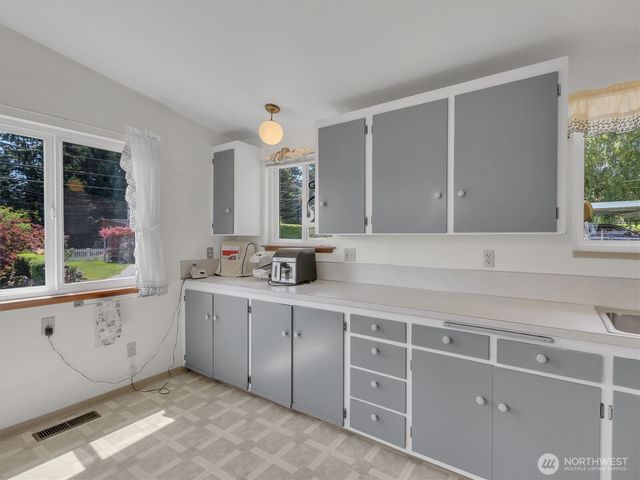 6512 NE 196th Street, Kenmore, WA 98028