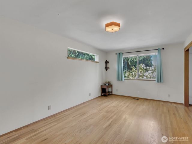 6512 NE 196th Street, Kenmore, WA 98028