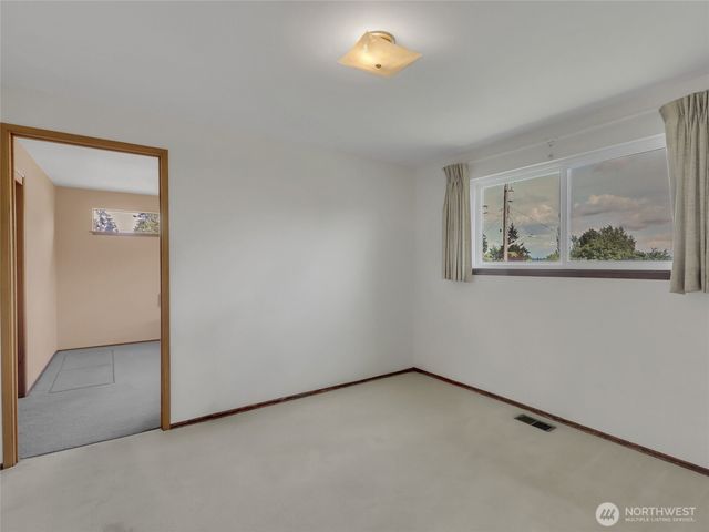 6512 NE 196th Street, Kenmore, WA 98028