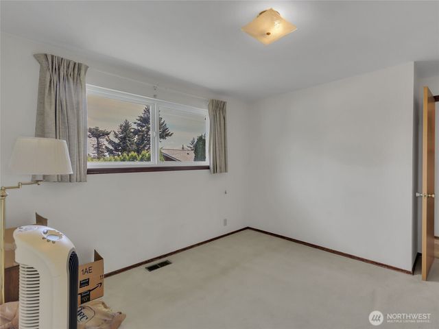 6512 NE 196th Street, Kenmore, WA 98028
