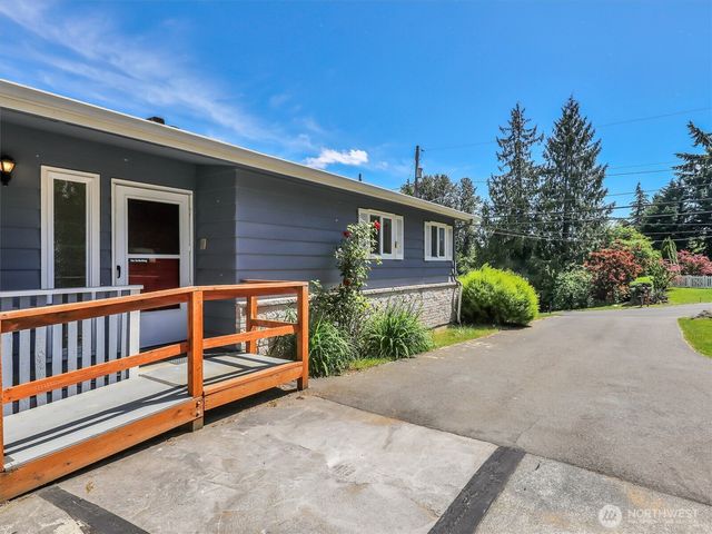 6512 NE 196th Street, Kenmore, WA 98028