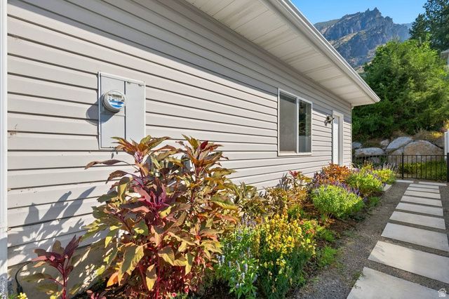 1112 N 700 E, Springville, UT 84663