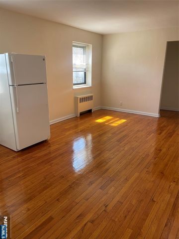 2329-2339 Hudson Terrace A13, Fort Lee, NJ 07024