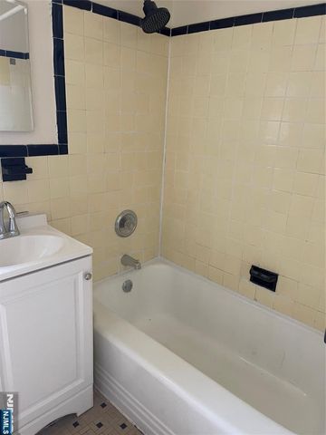 2329-2339 Hudson Terrace A13, Fort Lee, NJ 07024