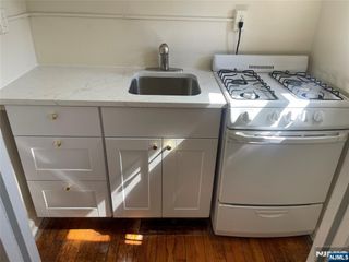 2329-2339 Hudson Terrace A13, Fort Lee, NJ 07024