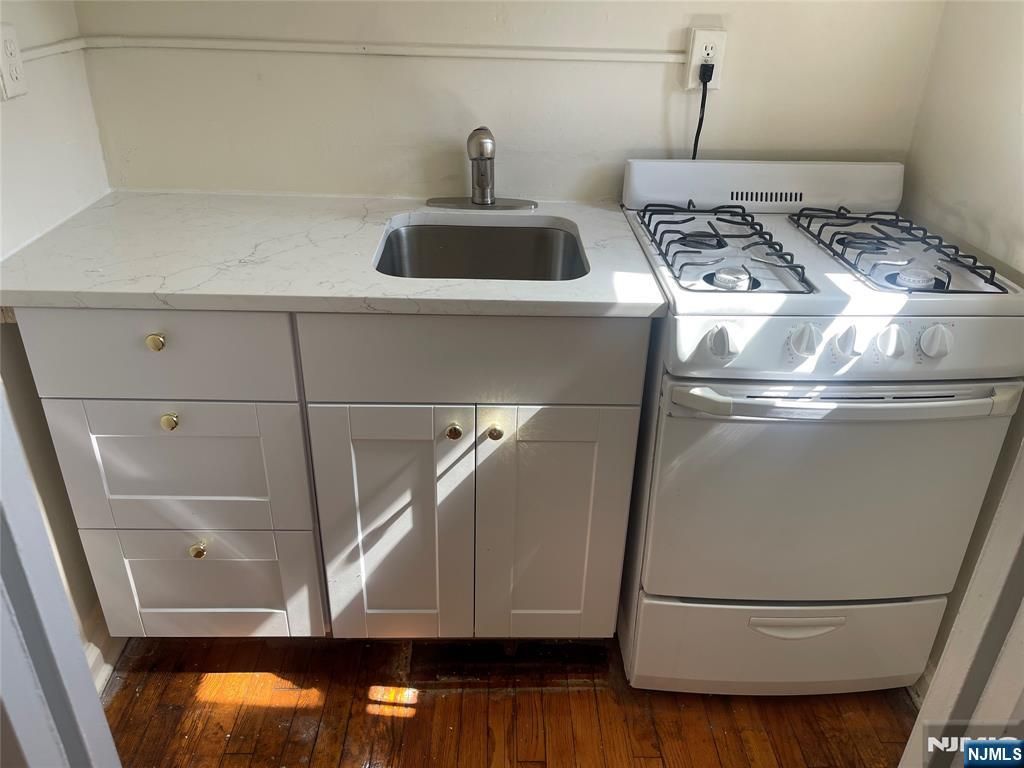 2329-2339 Hudson Terrace A13, Fort Lee, NJ 07024