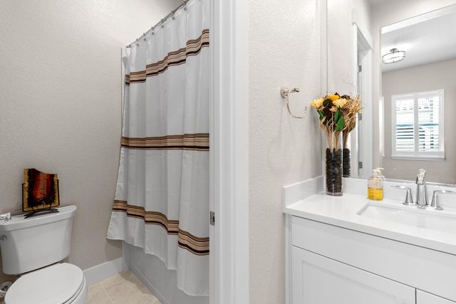 4057 Whitney Vista Ln, Rocklin, CA 95677