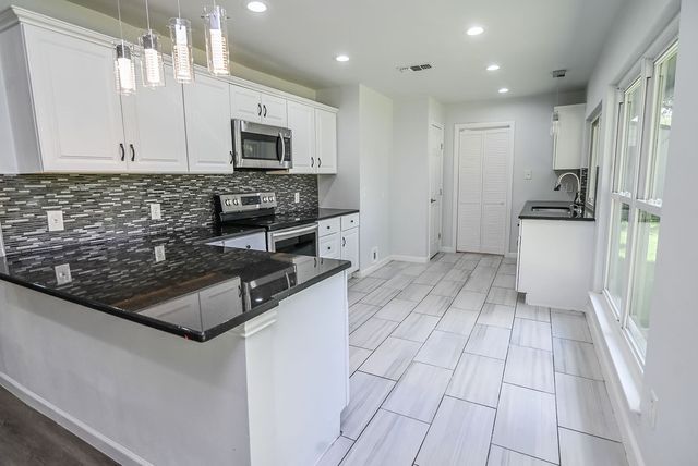 967 Madison Circle, Lewisville, TX 75067