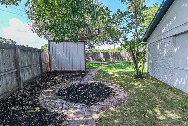 967 Madison Circle, Lewisville, TX 75067