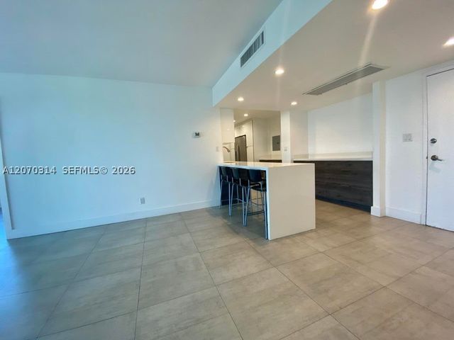 5401 Collins Ave 620, Miami Beach, FL 33140