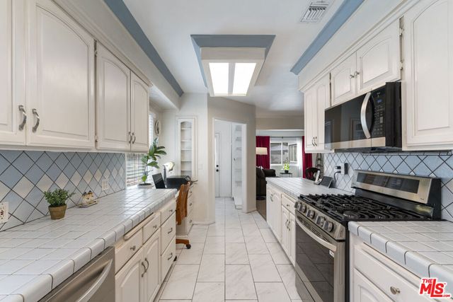 6032 W 74th Street, Los Angeles, CA 90045