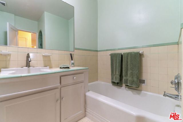 6032 W 74th Street, Los Angeles, CA 90045
