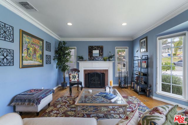 6032 W 74th Street, Los Angeles, CA 90045