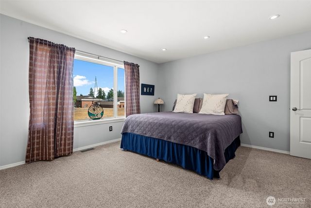 16805 95th Avenue E, Puyallup, WA 98375