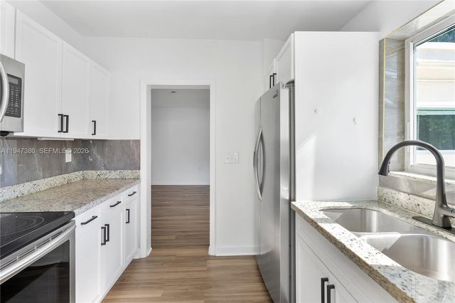 2350 SW 26th St, Miami, FL 33133