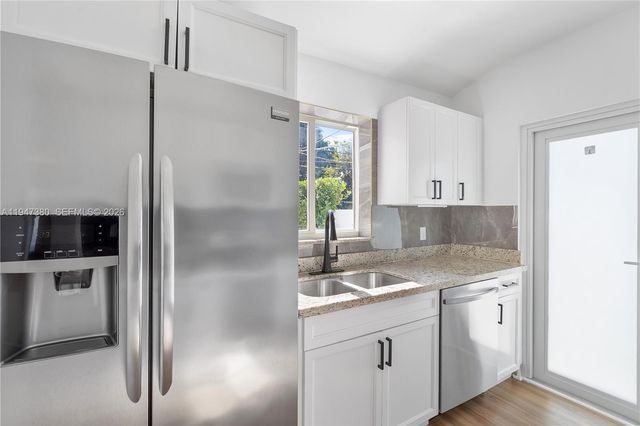 2350 SW 26th St, Miami, FL 33133