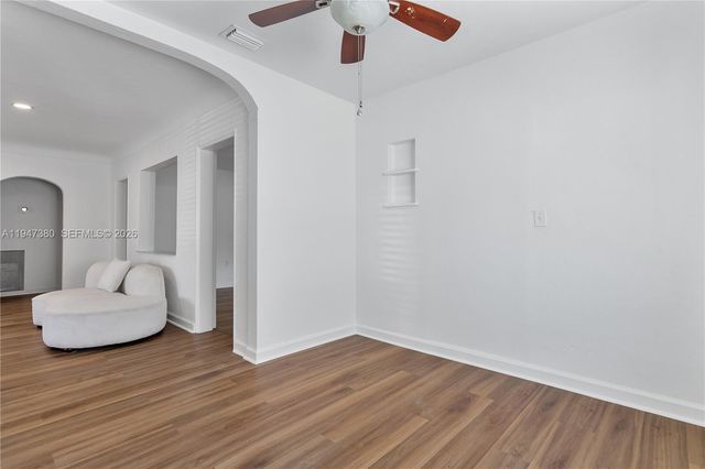 2350 SW 26th St, Miami, FL 33133