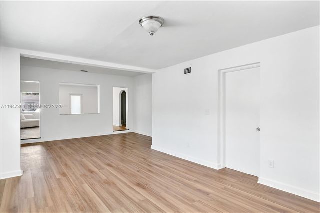 2350 SW 26th St, Miami, FL 33133