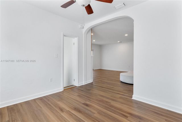 2350 SW 26th St, Miami, FL 33133