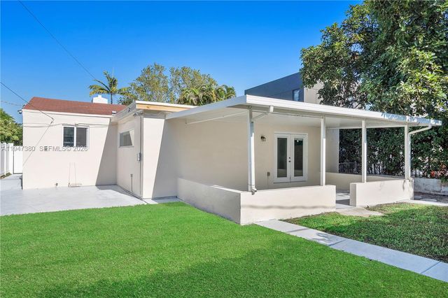 2350 SW 26th St, Miami, FL 33133