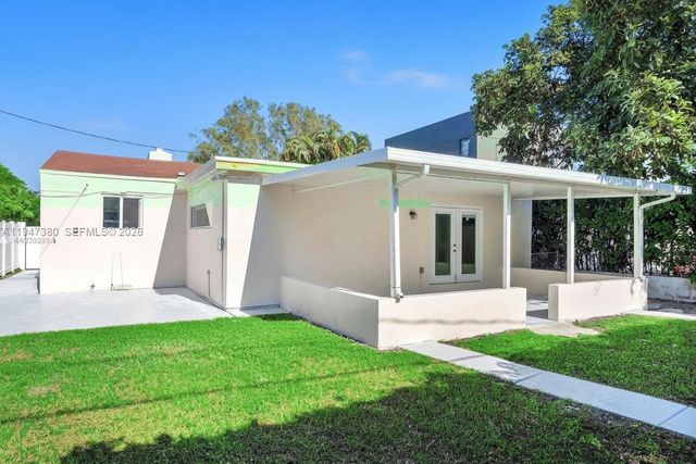 2350 SW 26th St, Miami, FL 33133