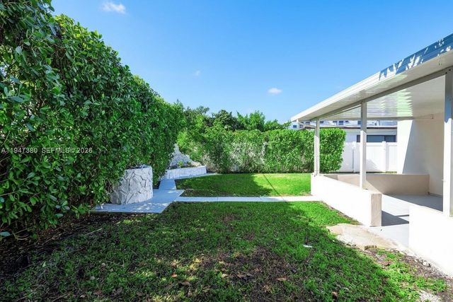 2350 SW 26th St, Miami, FL 33133