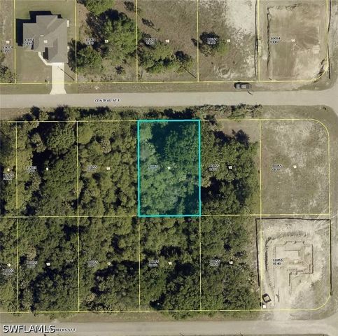 760 Central ST E, Lehigh Acres, FL 33974