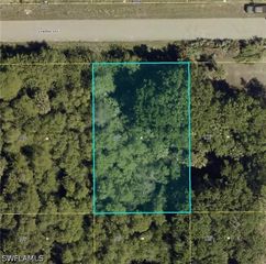 760 Central ST E, Lehigh Acres, FL 33974