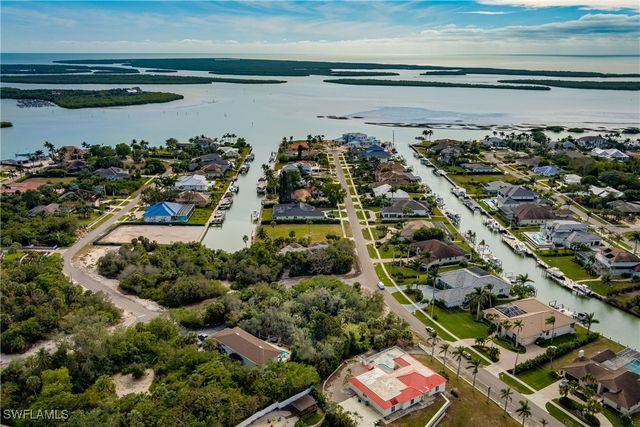 889 Scott DR, Marco Island, FL 34145