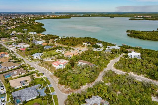 889 Scott DR, Marco Island, FL 34145