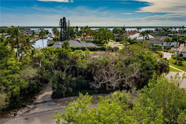 889 Scott DR, Marco Island, FL 34145