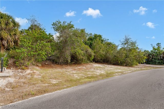 889 Scott DR, Marco Island, FL 34145