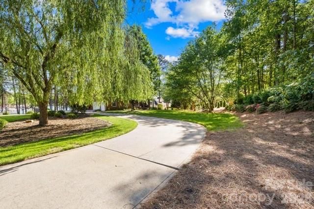 4292 Silver Eagle Court, Denver, NC 28037