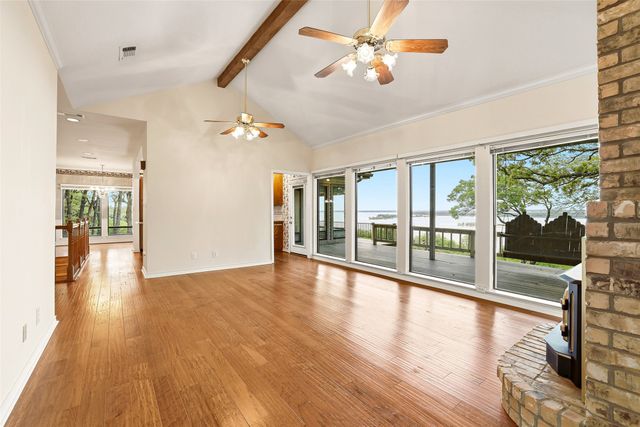 222 Island View Drive, Pottsboro, TX 75076