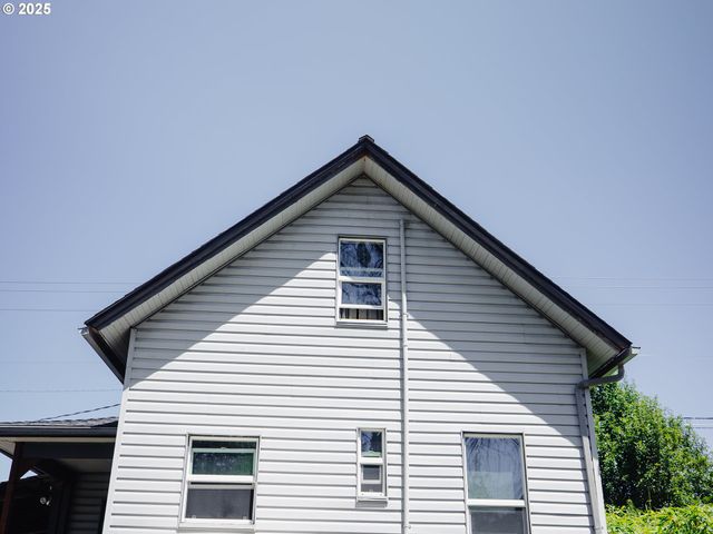 415 PIONEER St, Ridgefield, WA 98642