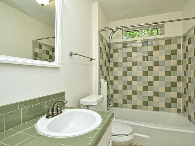 604 Franklin BLVD B, Austin, TX 78751