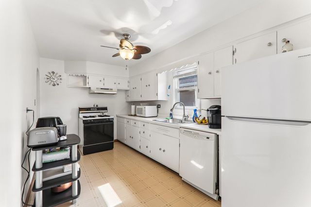 8410 Gordon Drive, Highland, IN 46322