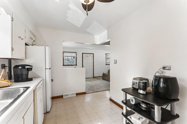 8410 Gordon Drive, Highland, IN 46322