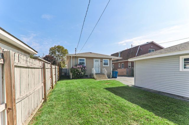 8410 Gordon Drive, Highland, IN 46322