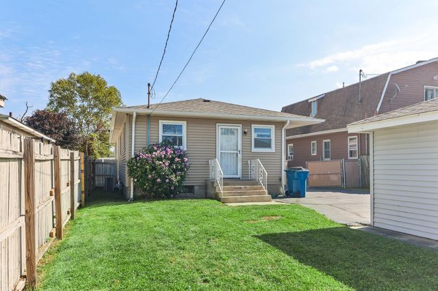 8410 Gordon Drive, Highland, IN 46322