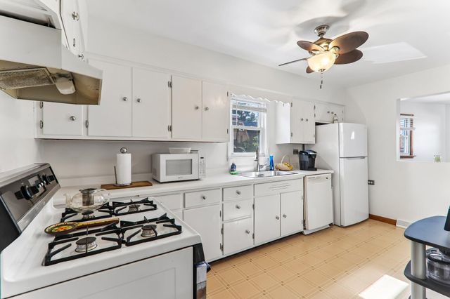 8410 Gordon Drive, Highland, IN 46322