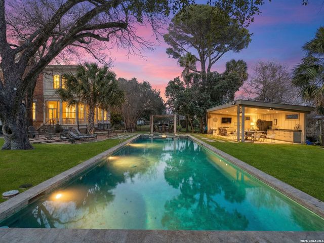 372 Magazine Ave, New Braunfels, TX 78130