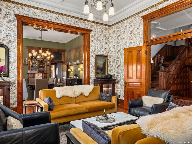 372 Magazine Ave, New Braunfels, TX 78130