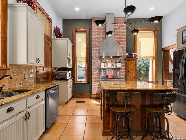 372 Magazine Ave, New Braunfels, TX 78130