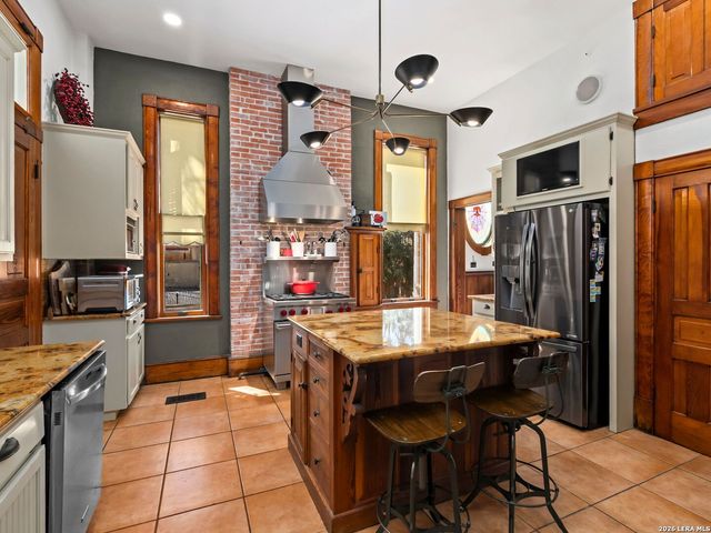 372 Magazine Ave, New Braunfels, TX 78130