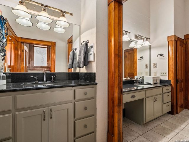 372 Magazine Ave, New Braunfels, TX 78130