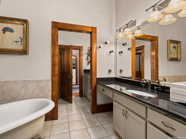 372 Magazine Ave, New Braunfels, TX 78130