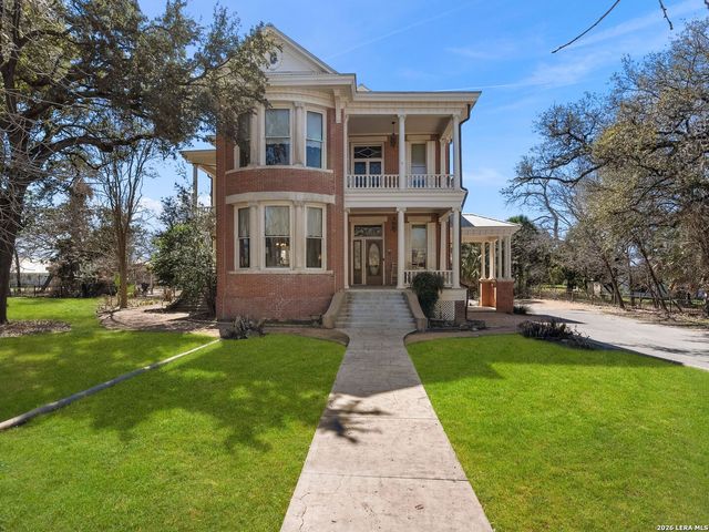 372 Magazine Ave, New Braunfels, TX 78130