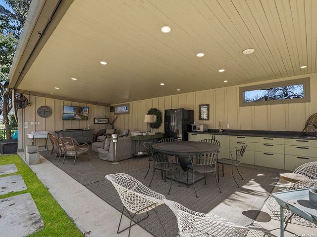 372 Magazine Ave, New Braunfels, TX 78130